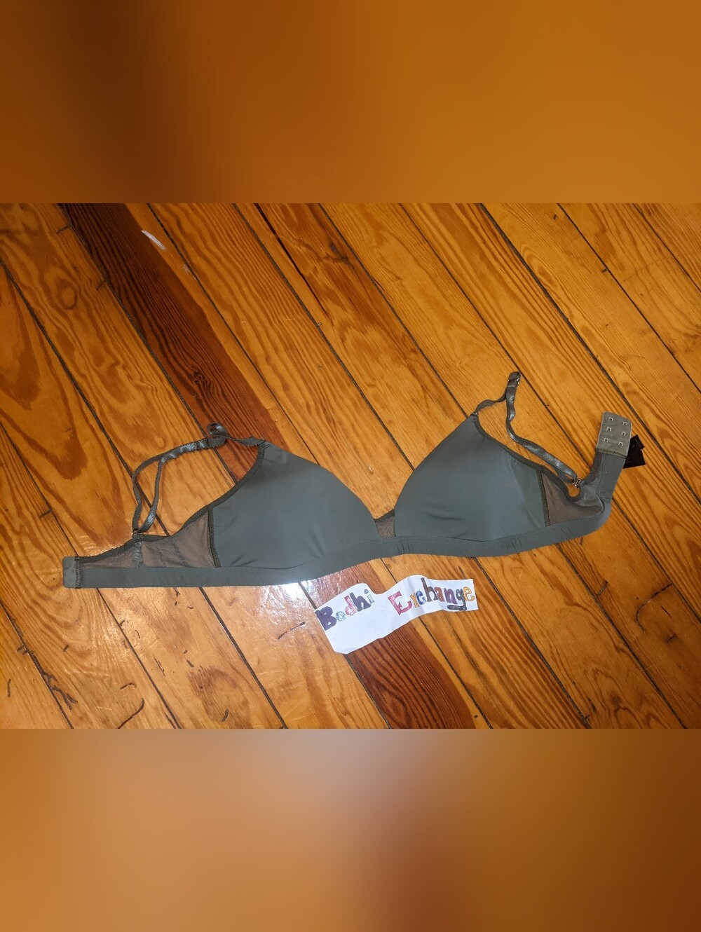 Pepper Sz. L = 38B Soft Olive Triangle Bralette w/ Mesh